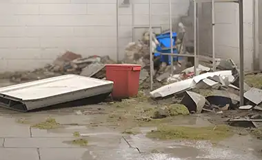 Nasse Materialien im Keller